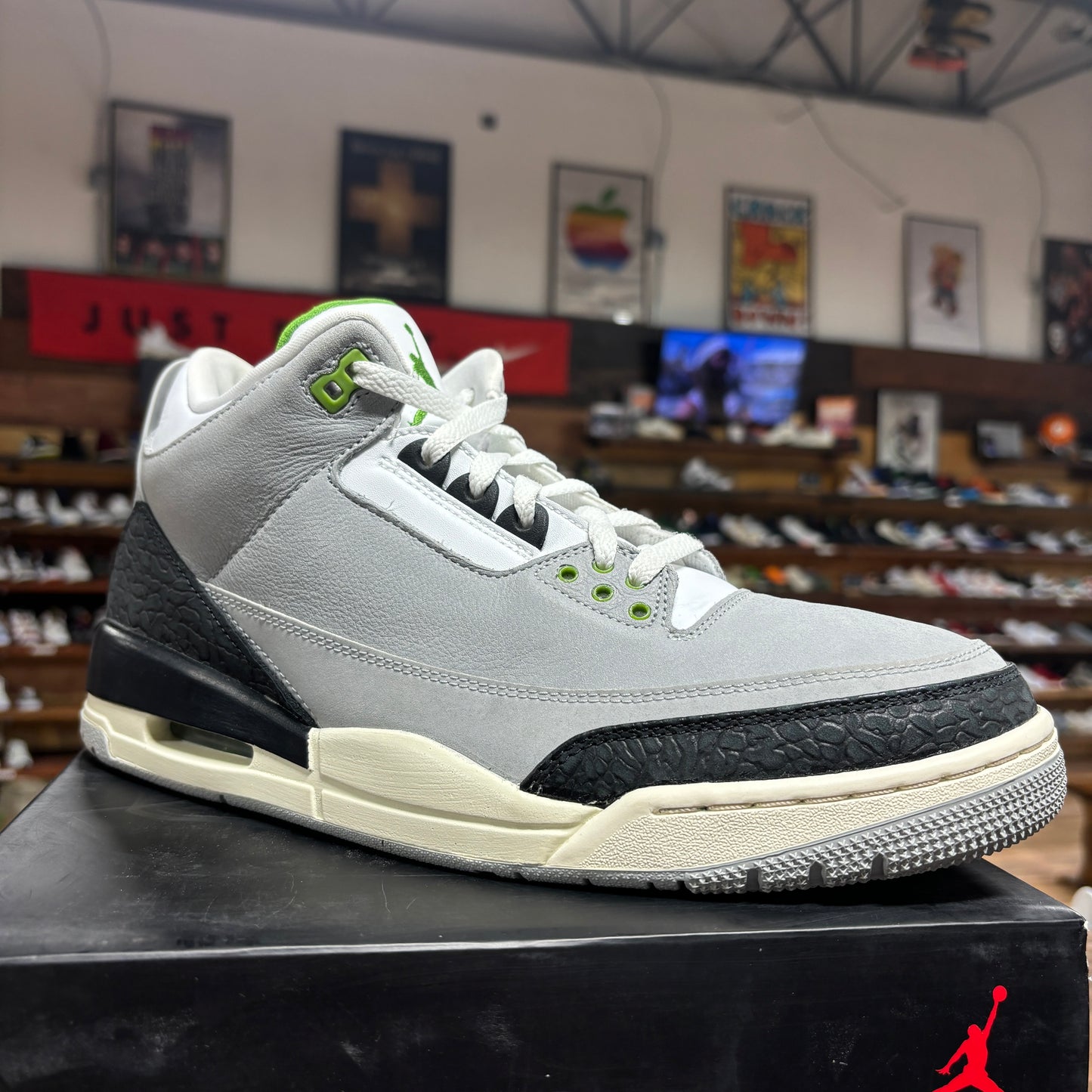 Jordan 3 'Chlorophyll' Size 11.5