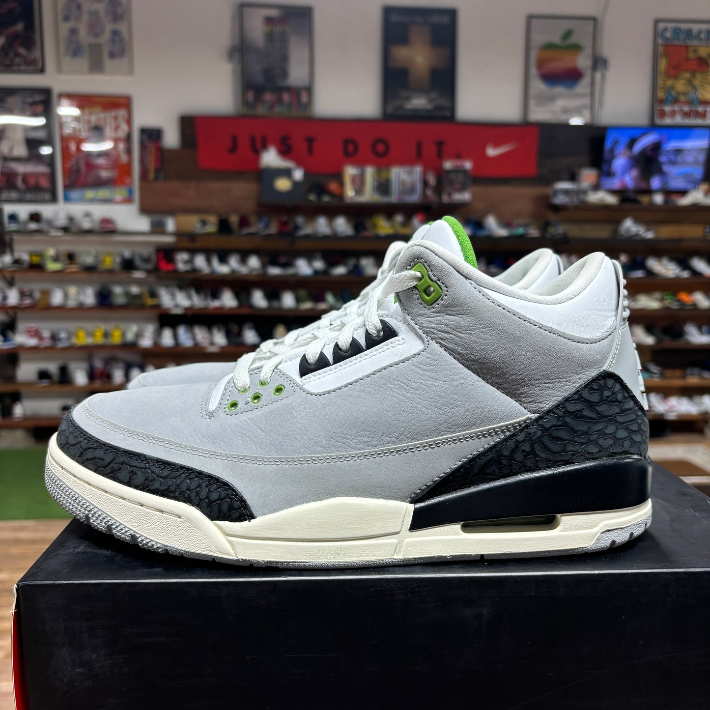 Jordan 3 'Chlorophyll' Size 11.5