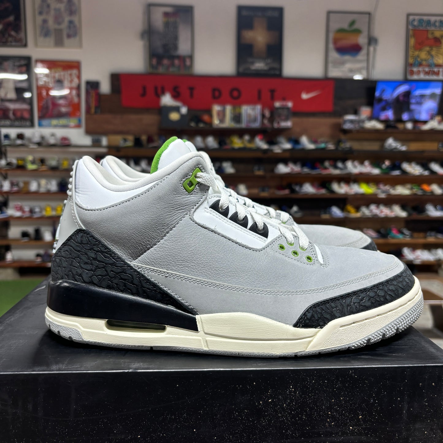 Jordan 3 'Chlorophyll' Size 11.5