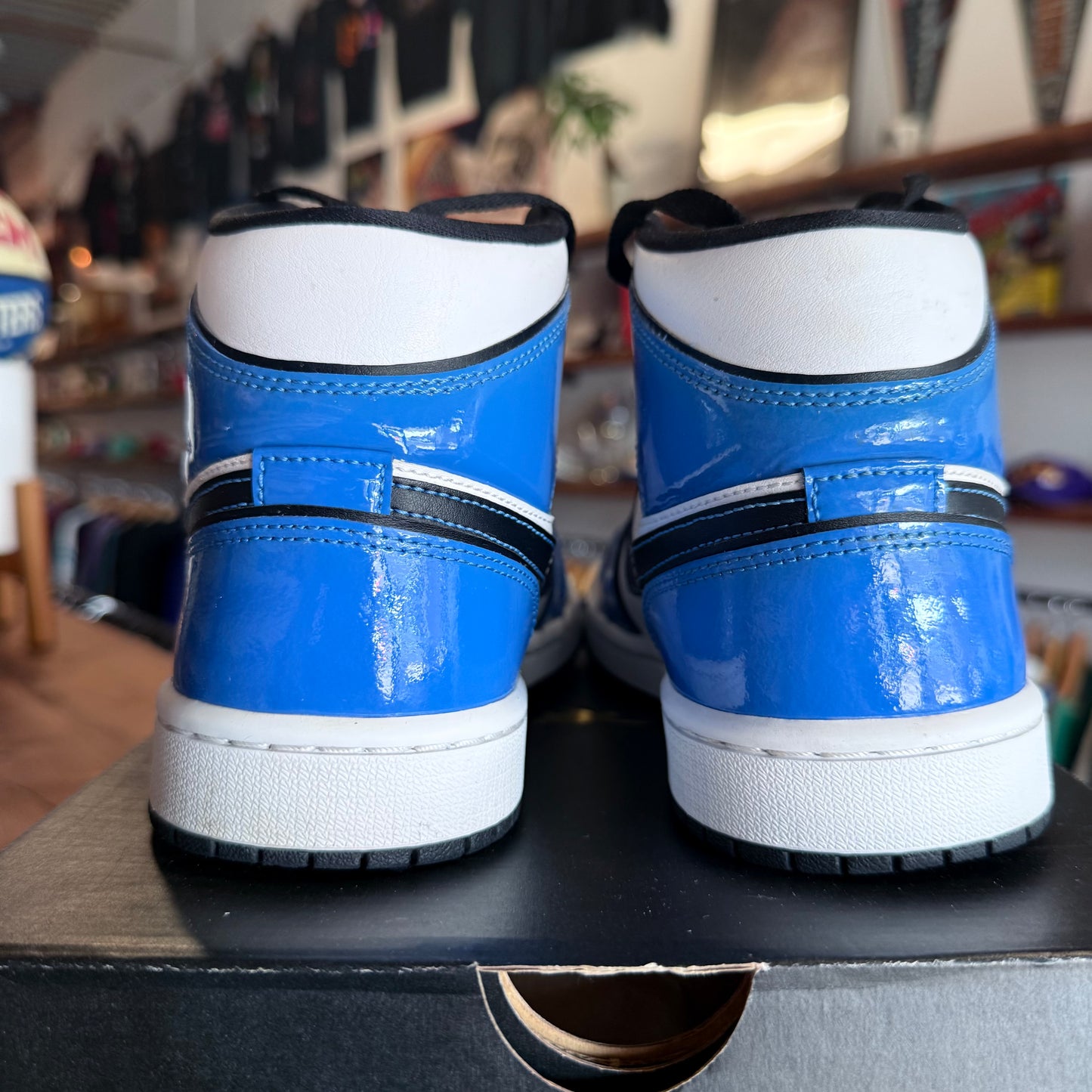 Jordan 1 Mid 'Signal Blue' Size 7
