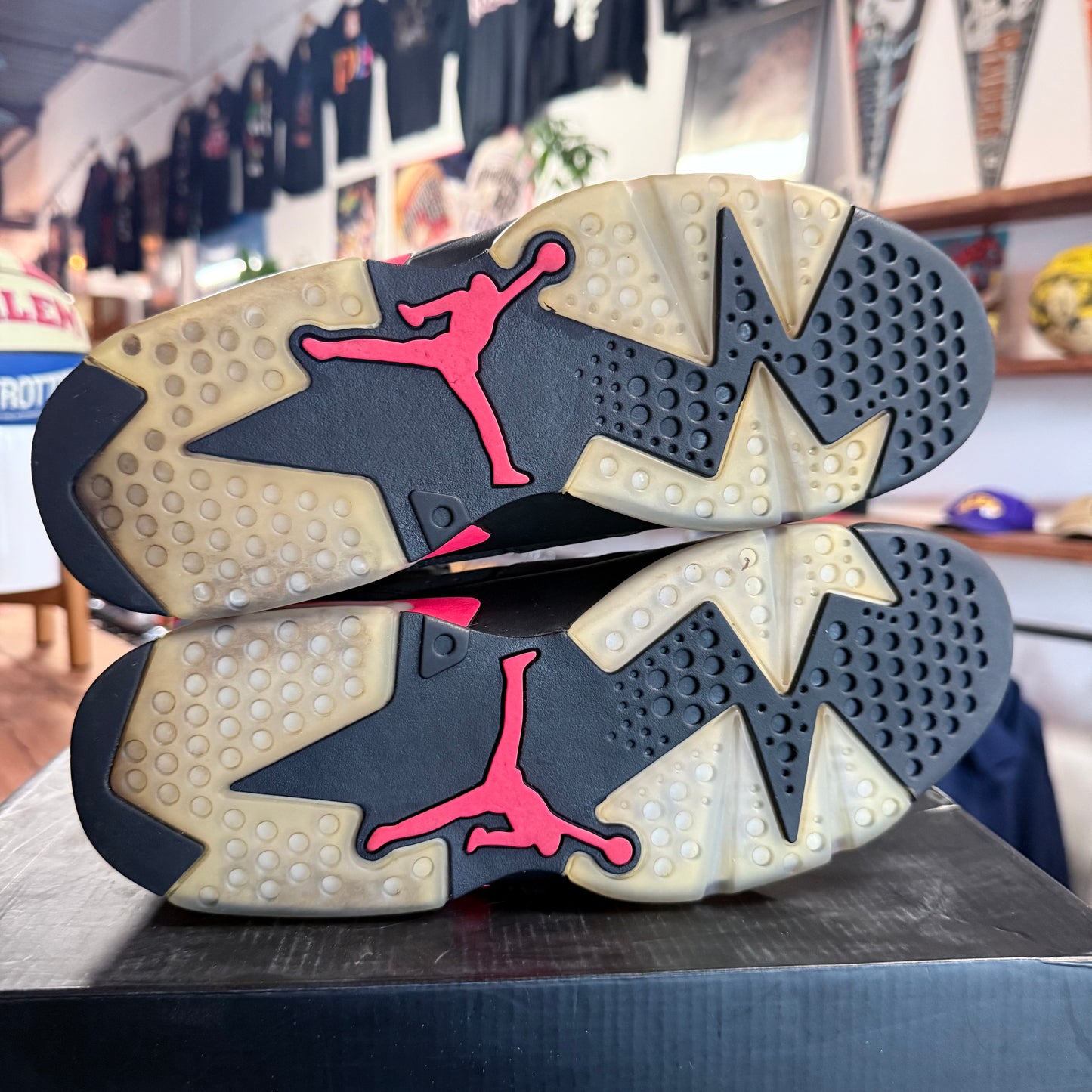 Jordan 6 'Infrared' Size 10