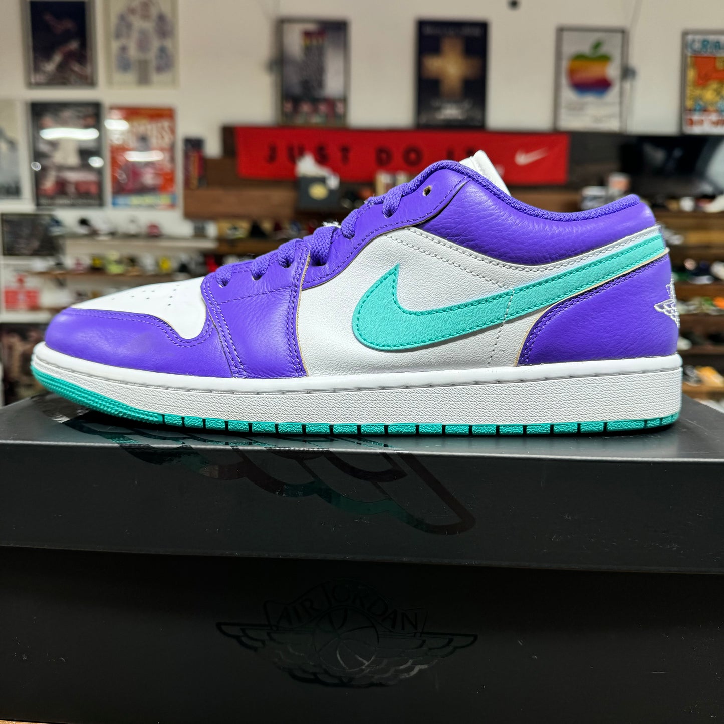 Jordan 1 Low 'Hornets' Size 11