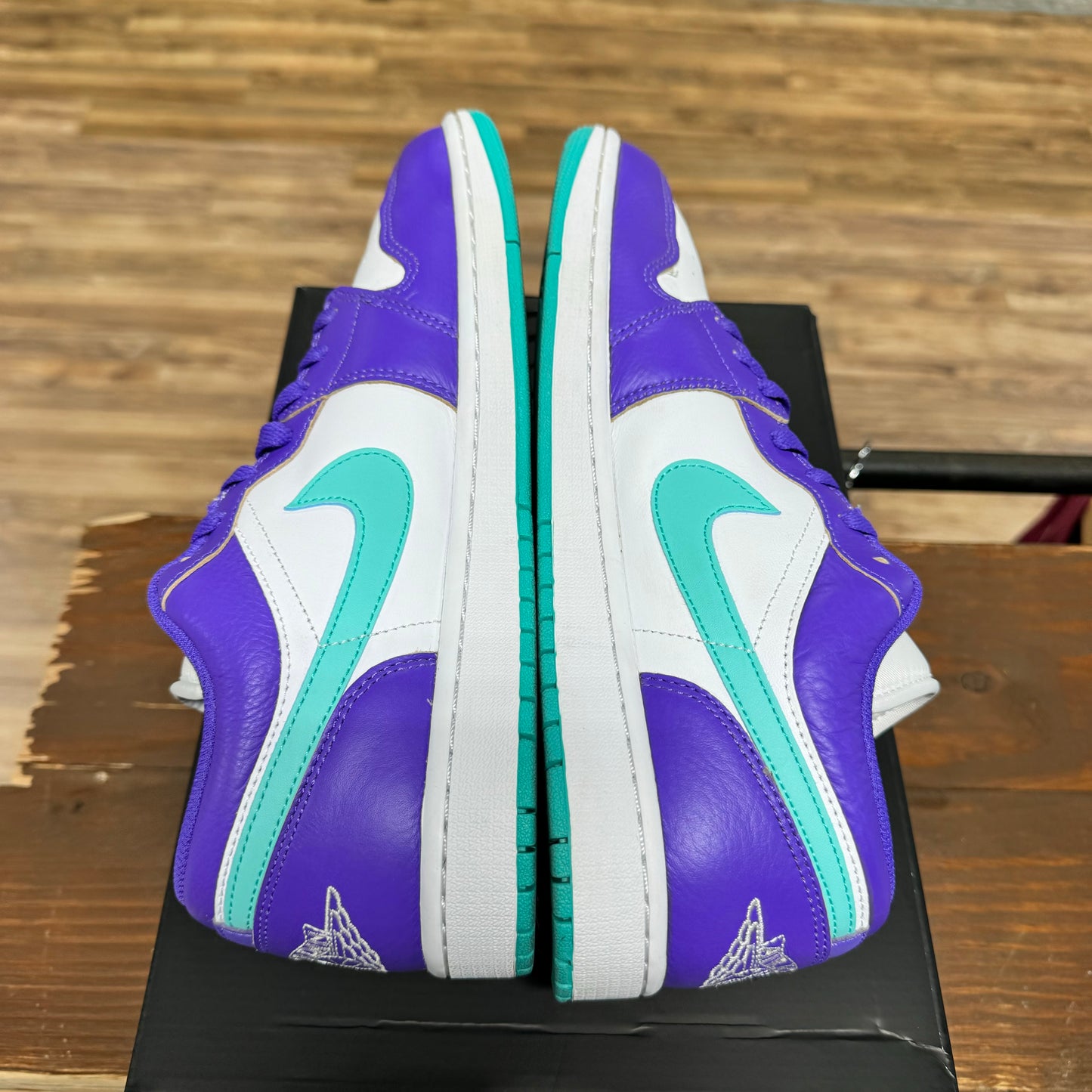 Jordan 1 Low 'Hornets' Size 11