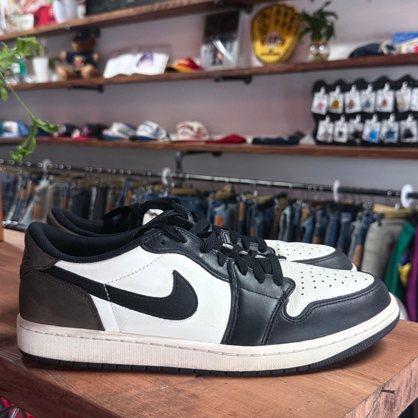 Jordan 1 Low 'Mocha' Size 11.5