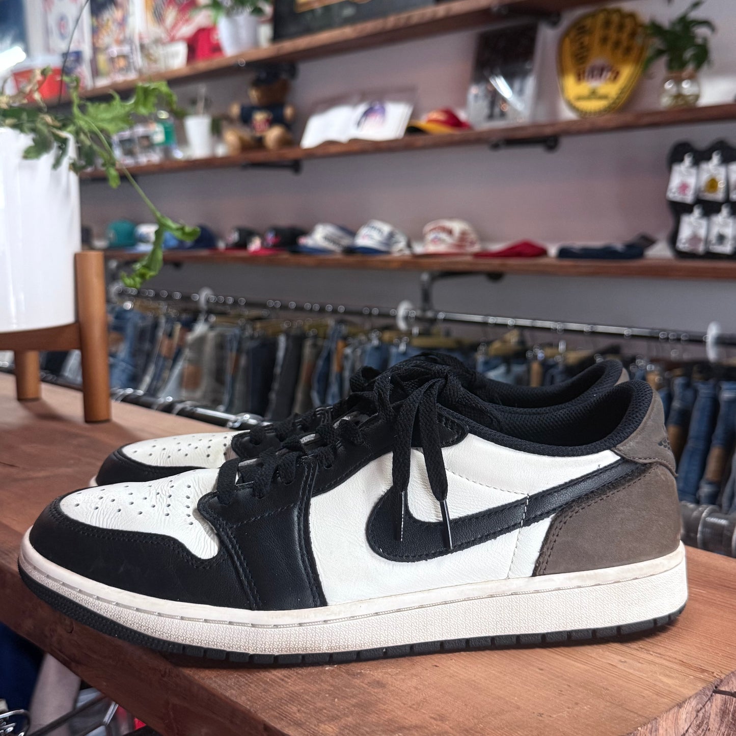 Jordan 1 Low 'Mocha' Size 11.5