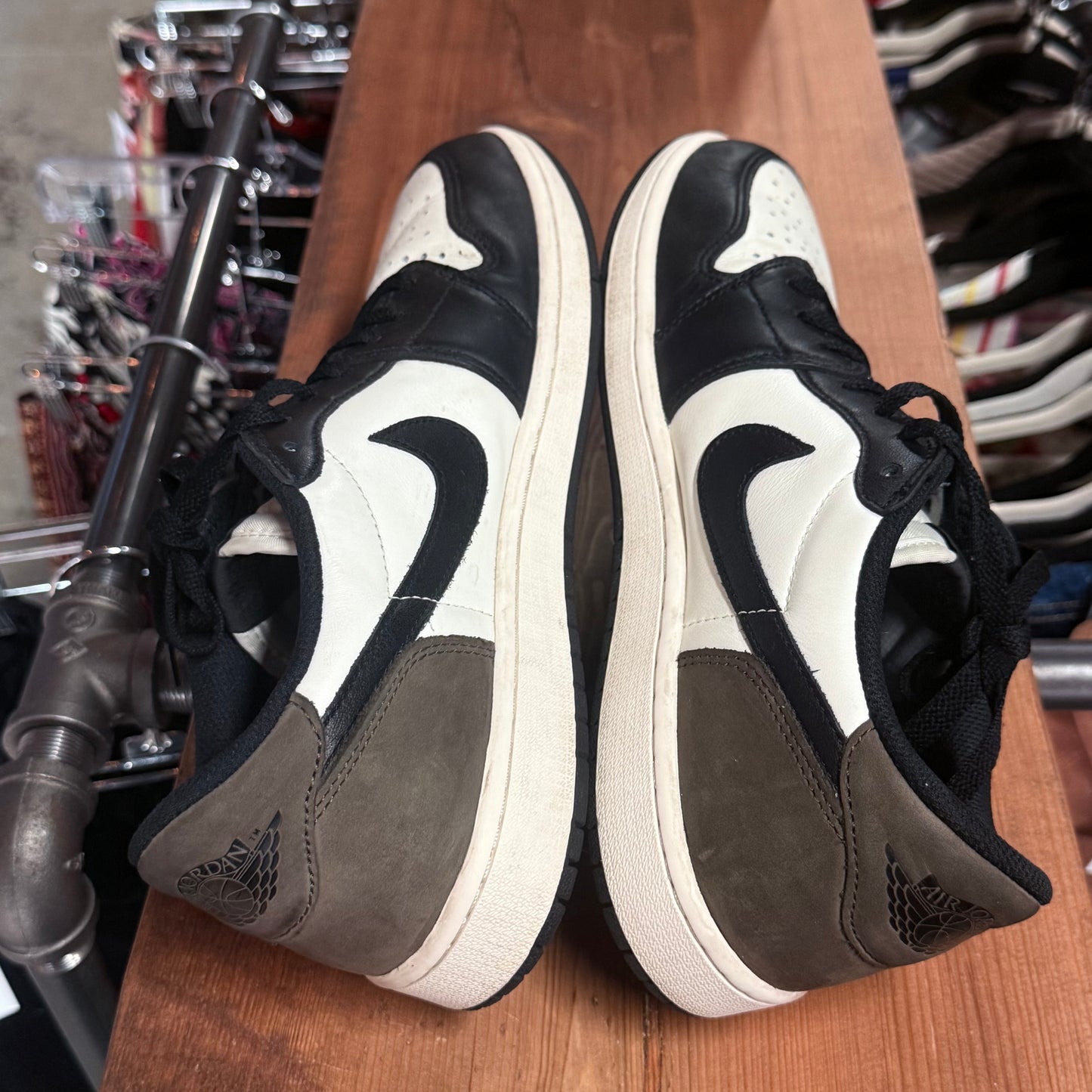 Jordan 1 Low 'Mocha' Size 11.5
