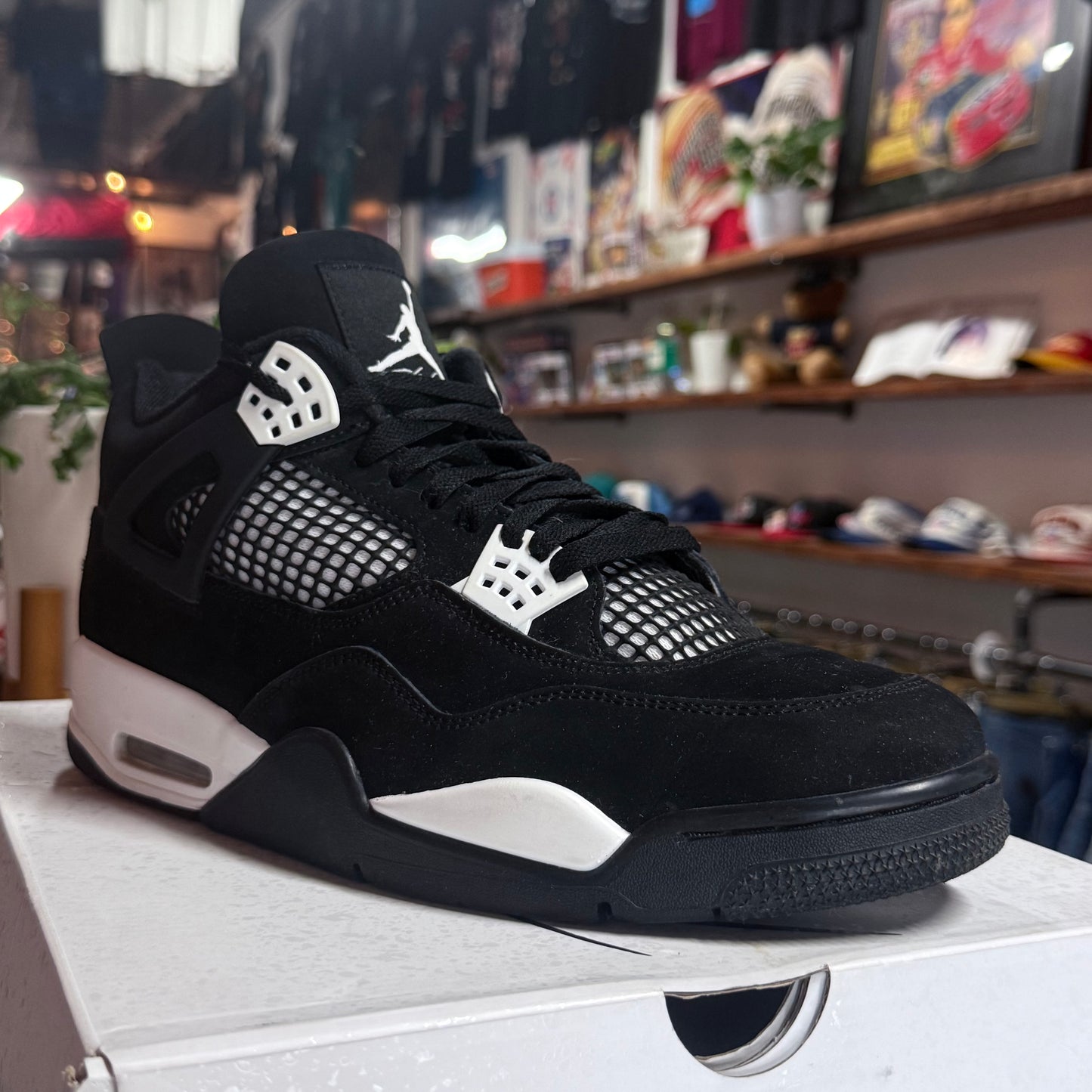 Jordan 4 'White Thunder' Size 13