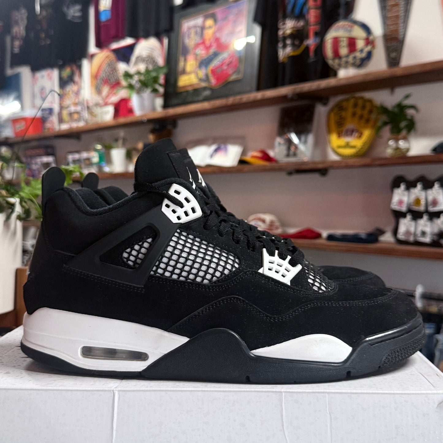 Jordan 4 'White Thunder' Size 13