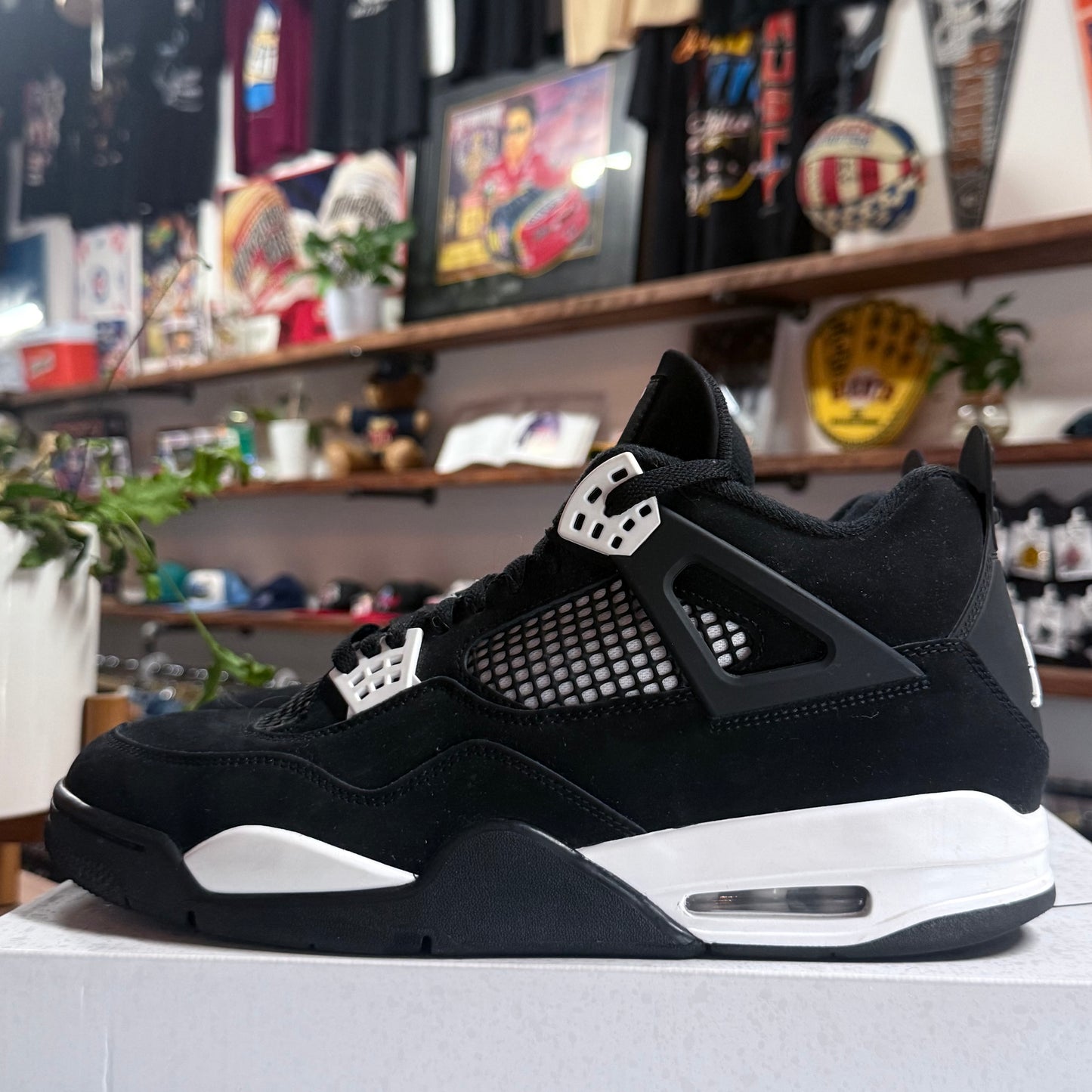 Jordan 4 'White Thunder' Size 13