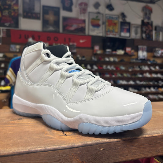 Jordan 11 'Legend Blue' Size 9 (DS)