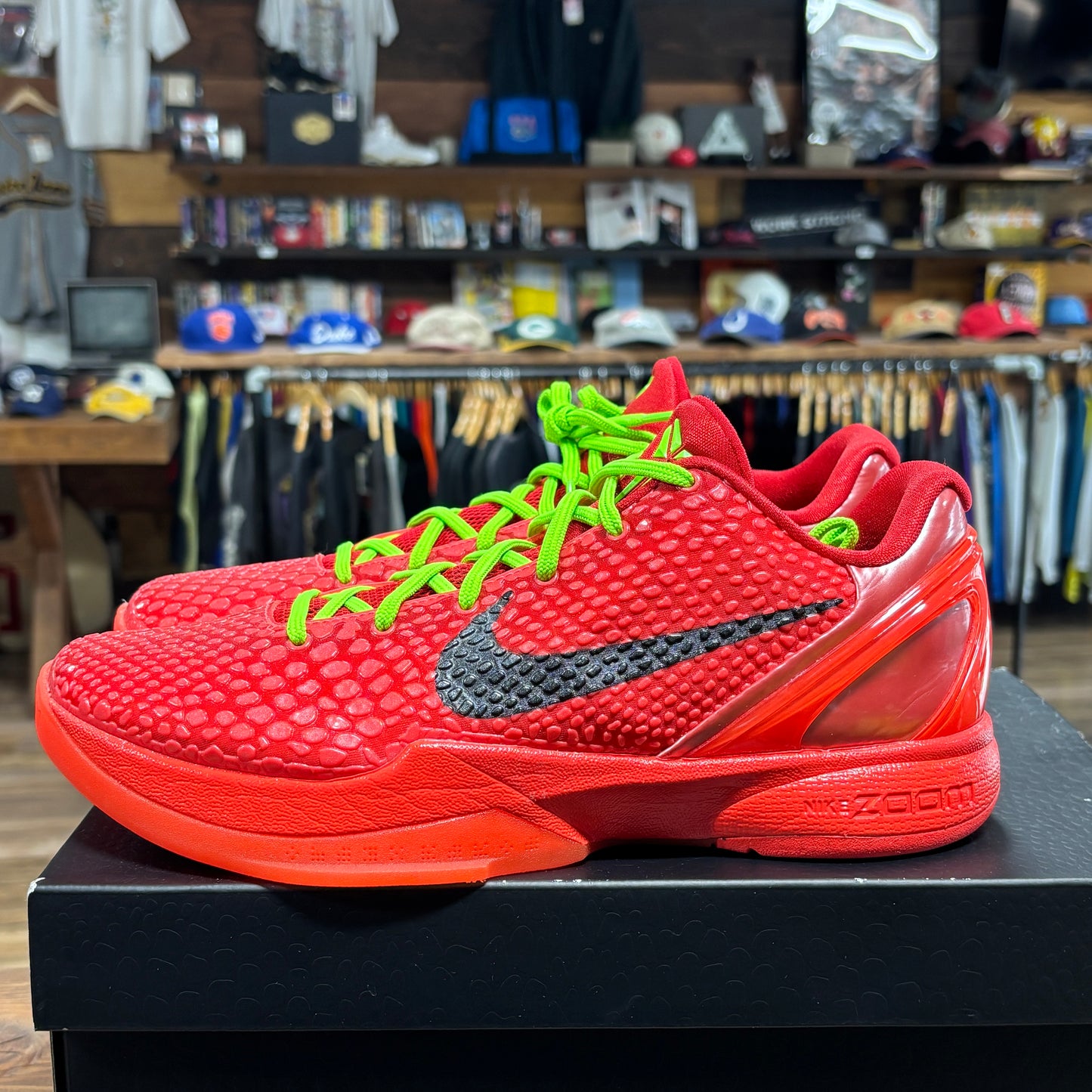 Nike Kobe 6 'Reverse Grinch' Size 10