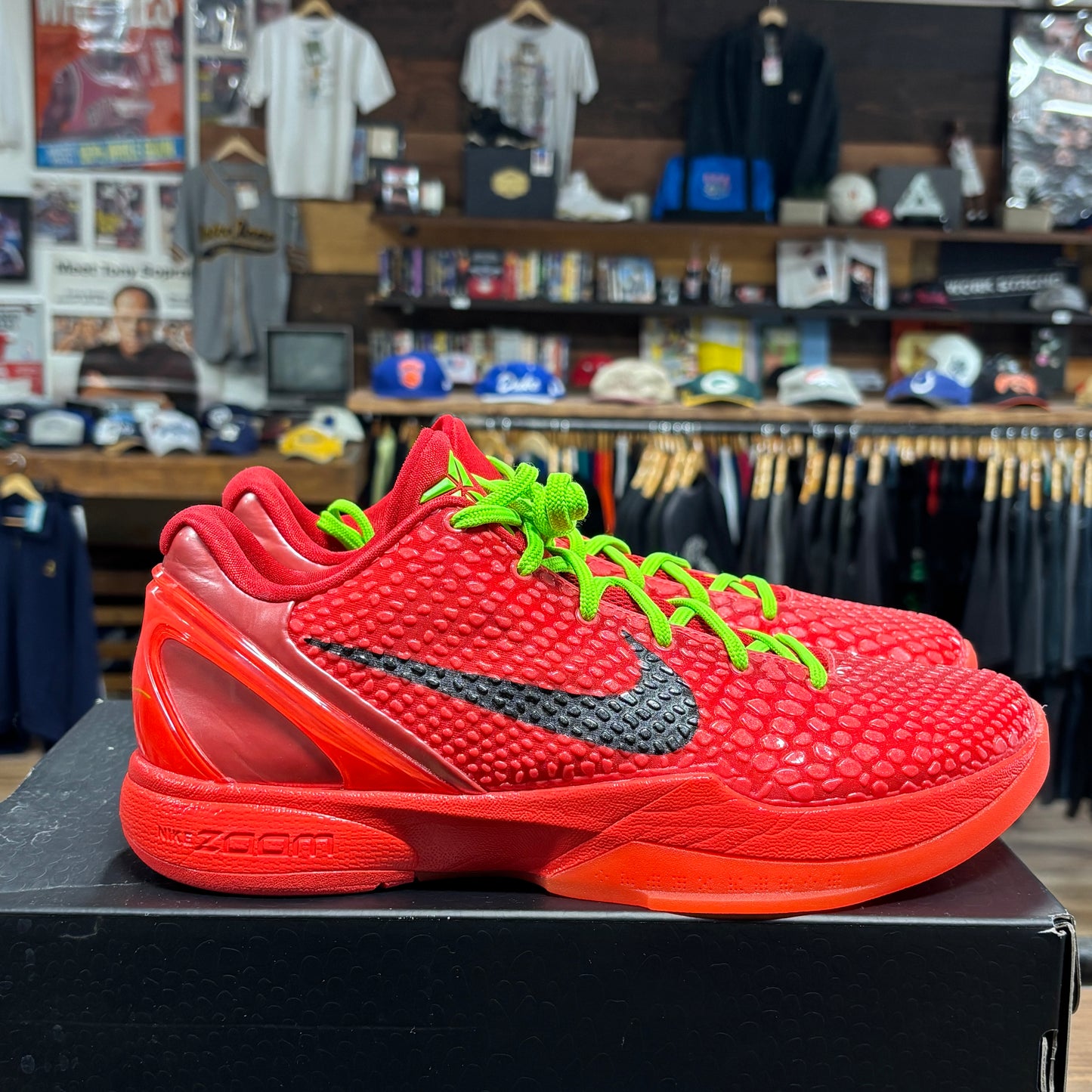 Nike Kobe 6 'Reverse Grinch' Size 10