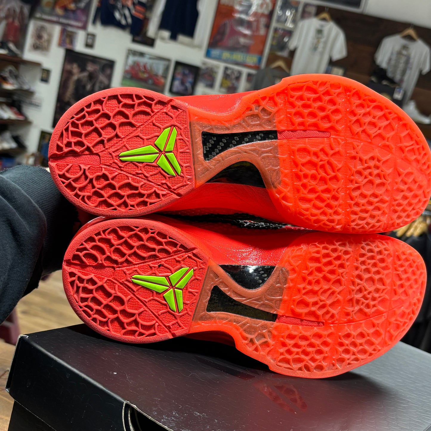 Nike Kobe 6 'Reverse Grinch' Size 10