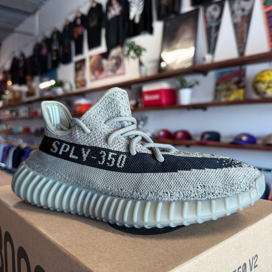 Yeezy 350 v2 'Granite' Size 7.5