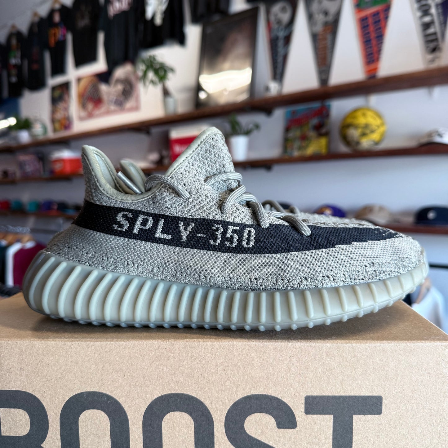 Yeezy 350 v2 'Granite' Size 7.5