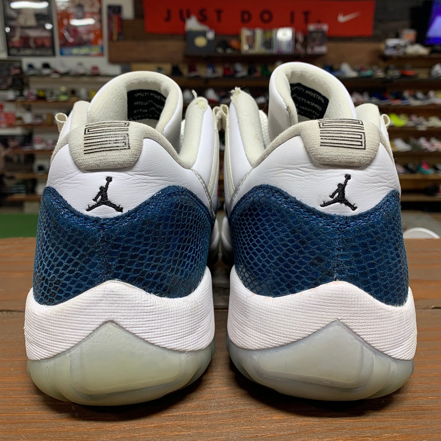 Jordan 11 Low 'Navy Snakeskin' Size 11.5