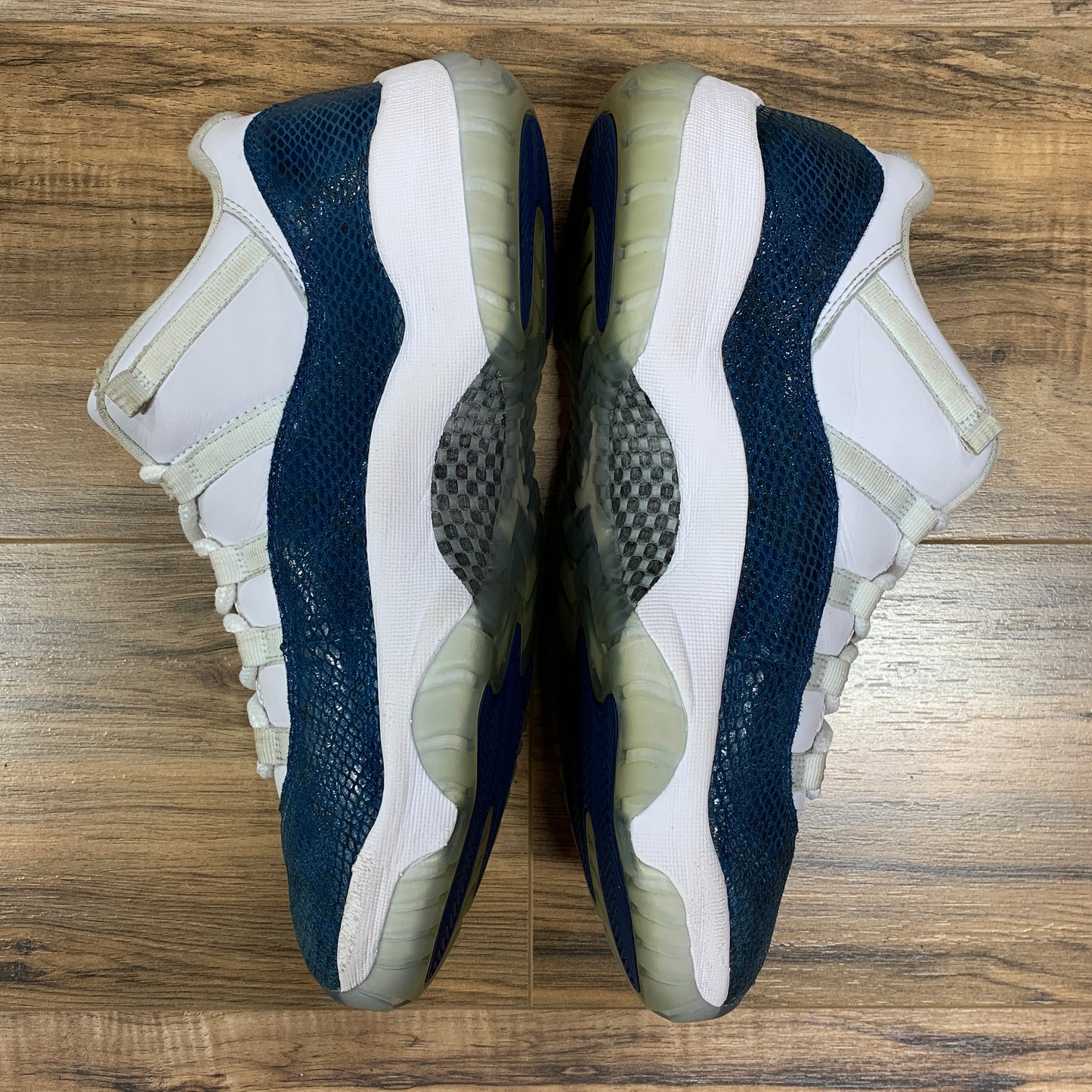 Jordan 11 Low 'Navy Snakeskin' Size 11.5