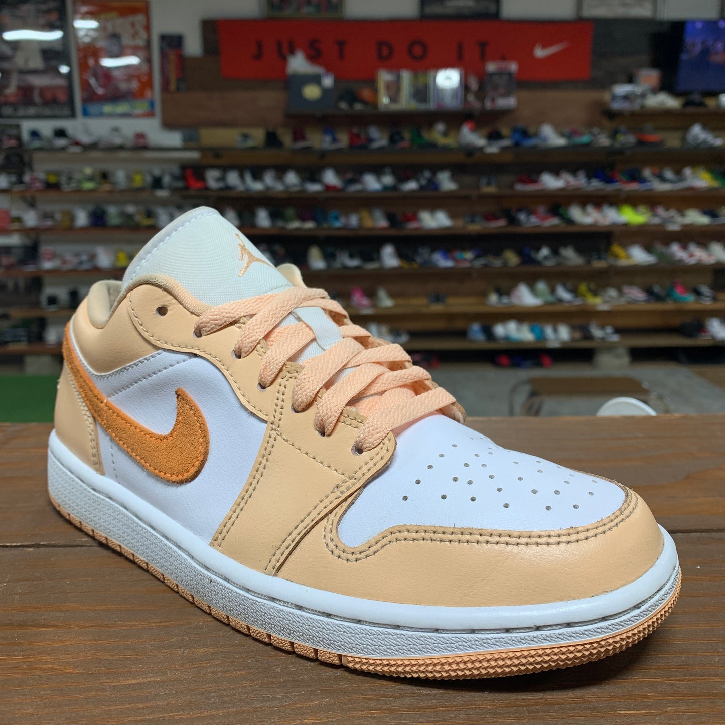 Jordan 1 Low 'Sunset Haze' Size 8W/6.5M