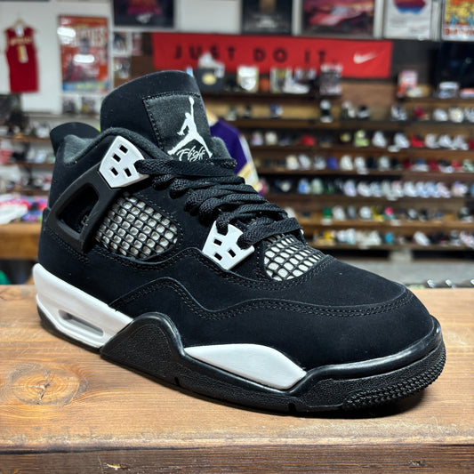 Jordan 4 'White Thunder' Size 5.5Y
