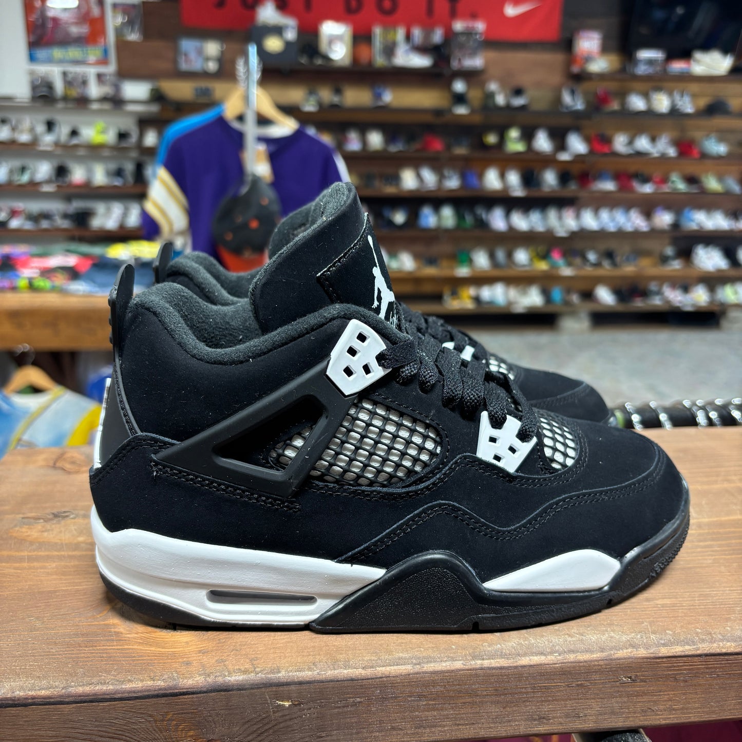 Jordan 4 'White Thunder' Size 5.5Y