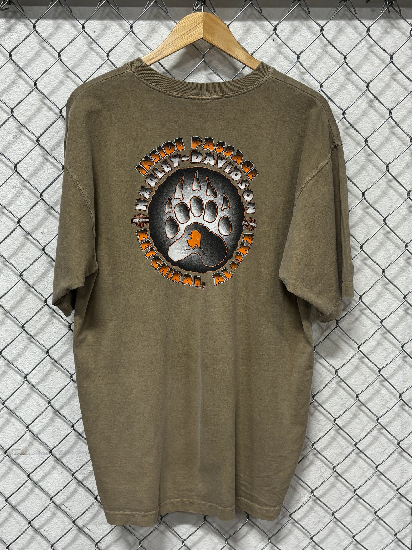 Vintage Harley Davidson Ketchikan Alaska Biker Graphic Brown Tee Size Large