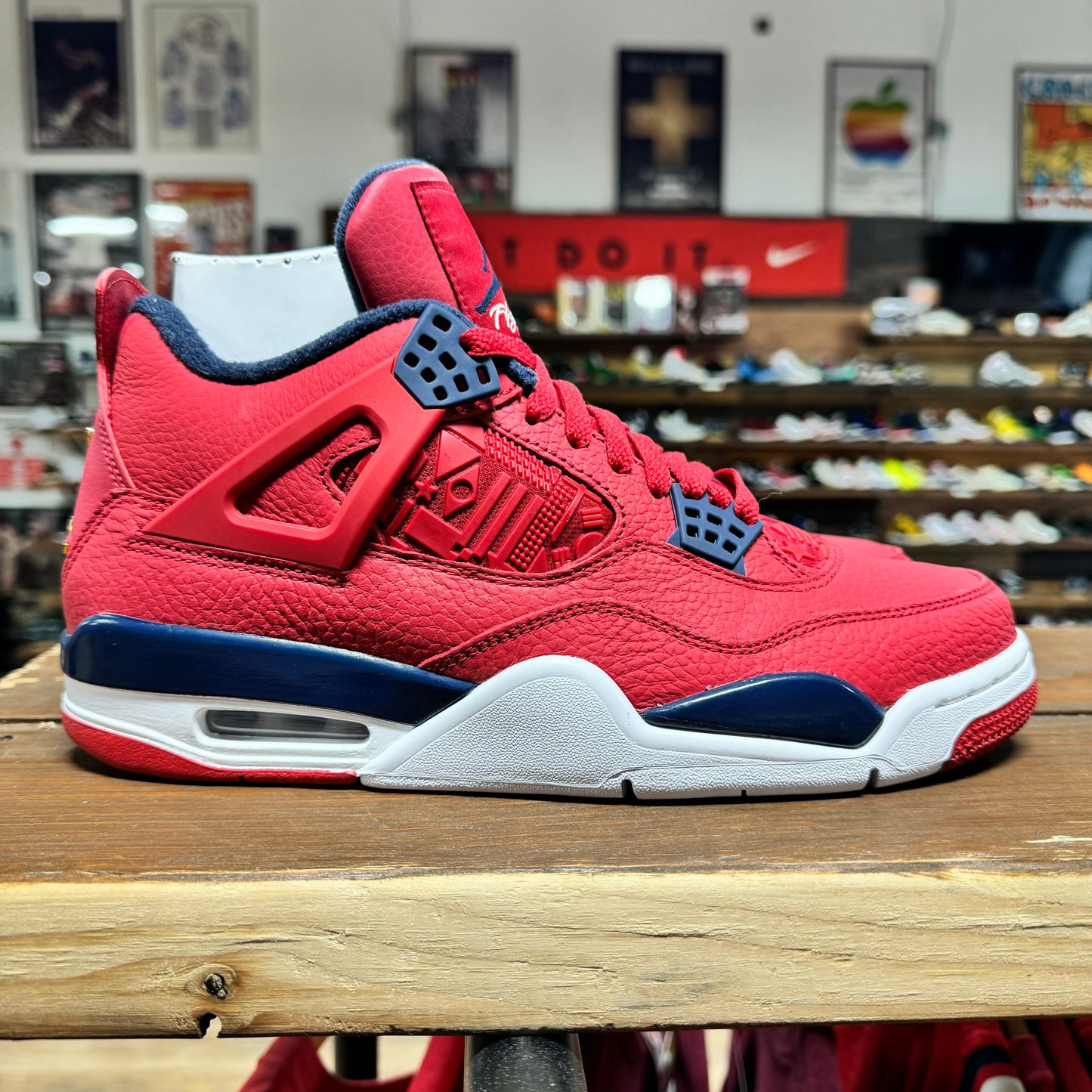 Jordan 4 'FIBA' Size 9