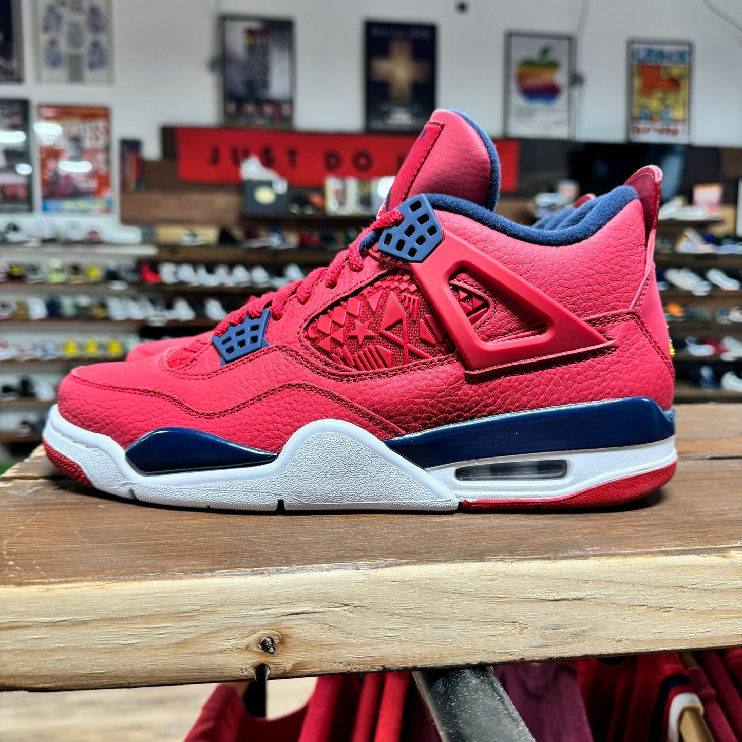 Jordan 4 'FIBA' Size 9