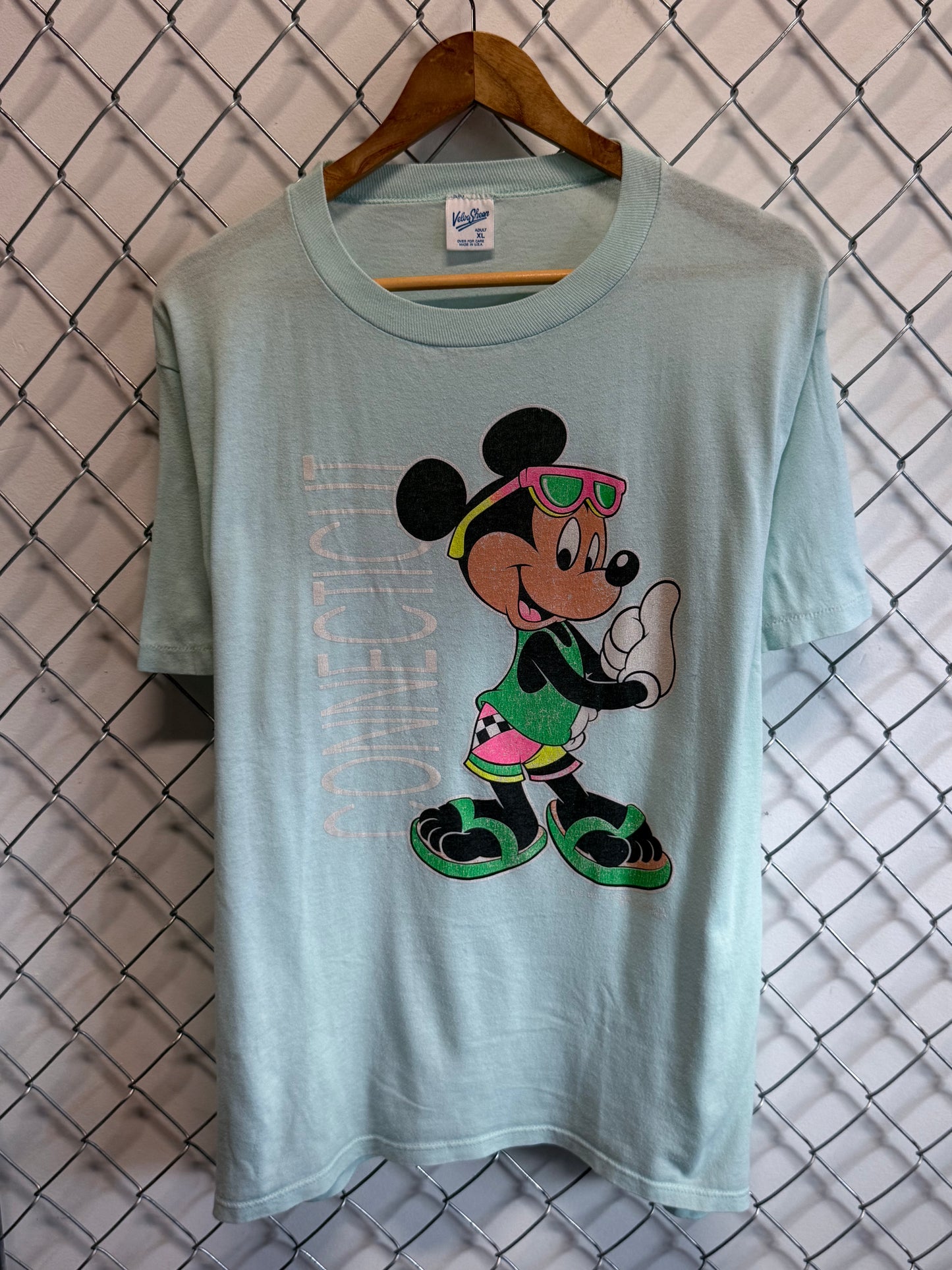 Vintage 90's Disney Mickey Mouse Connecticut Cartoon Tee Size XL