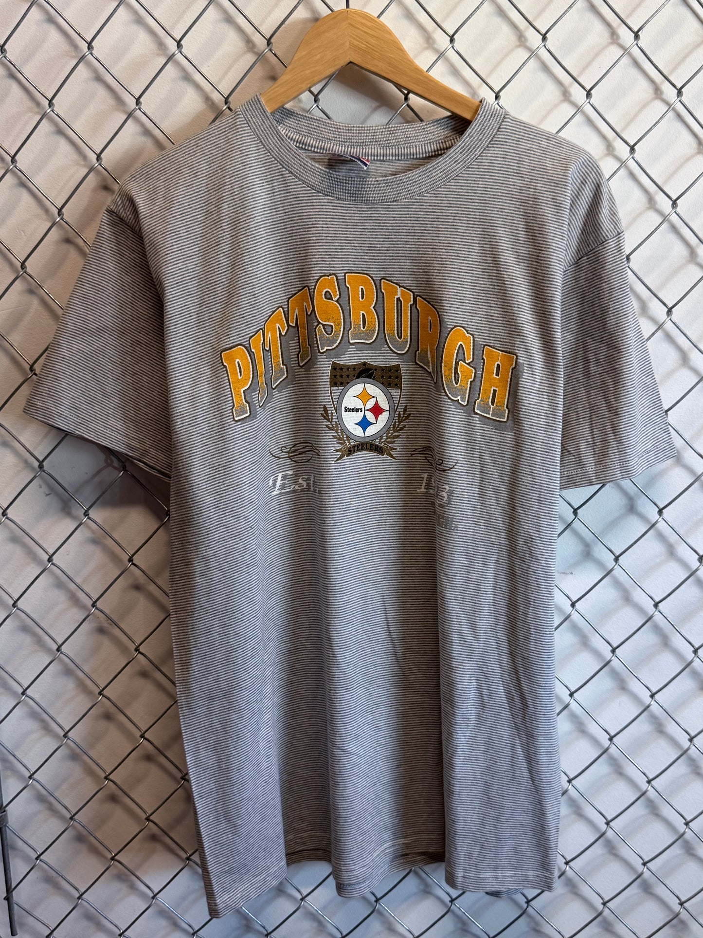 Vintage 90's Pittsburgh Steelers NFL Logo Grey Tee Size Large