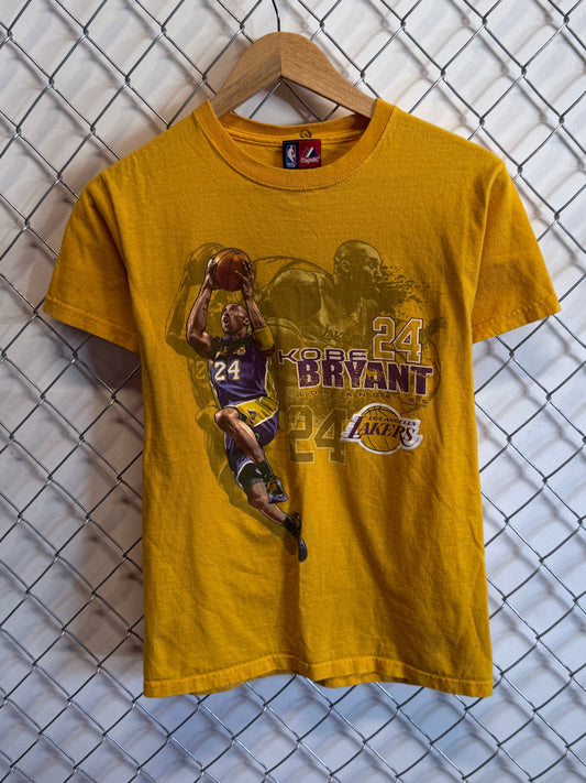 Y2K Kobe Bryant #24 Lakers Basketball Graphic Tee Size Small