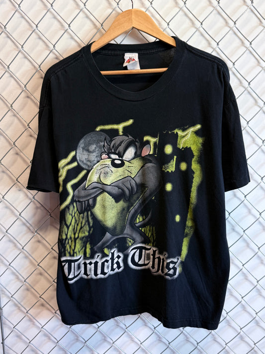 Vintage 90's Taz Looney Tunes Halloween Trick This Cartoon Tee Size XL