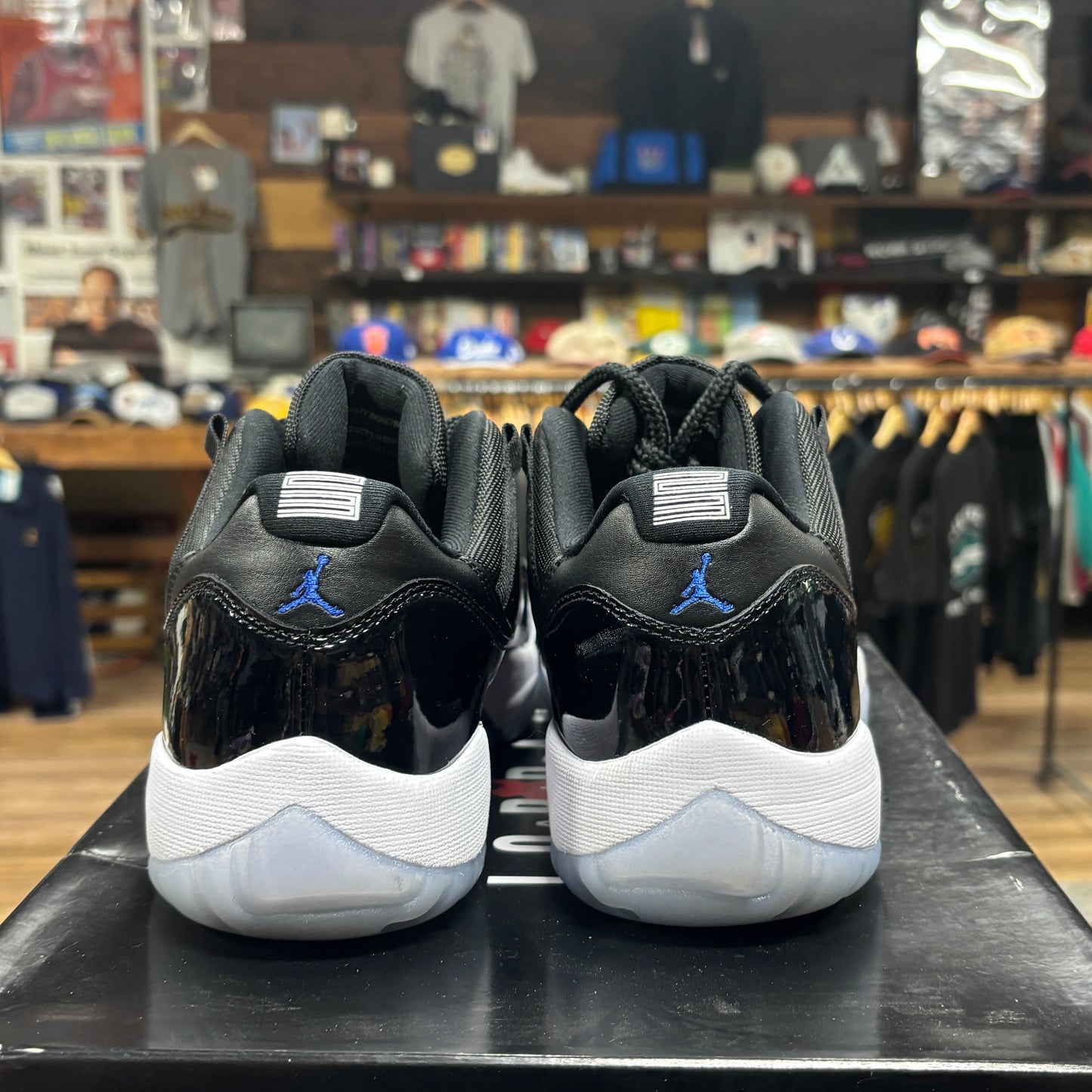 Jordan 11 Low 'Space Jam' Size 9.5