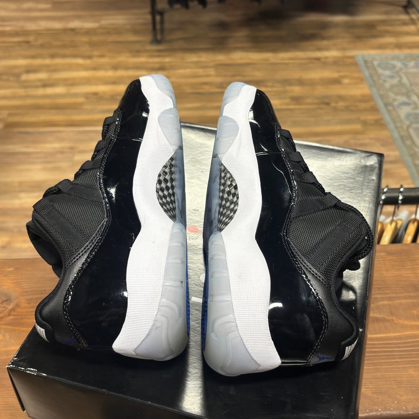 Jordan 11 Low 'Space Jam' Size 9.5