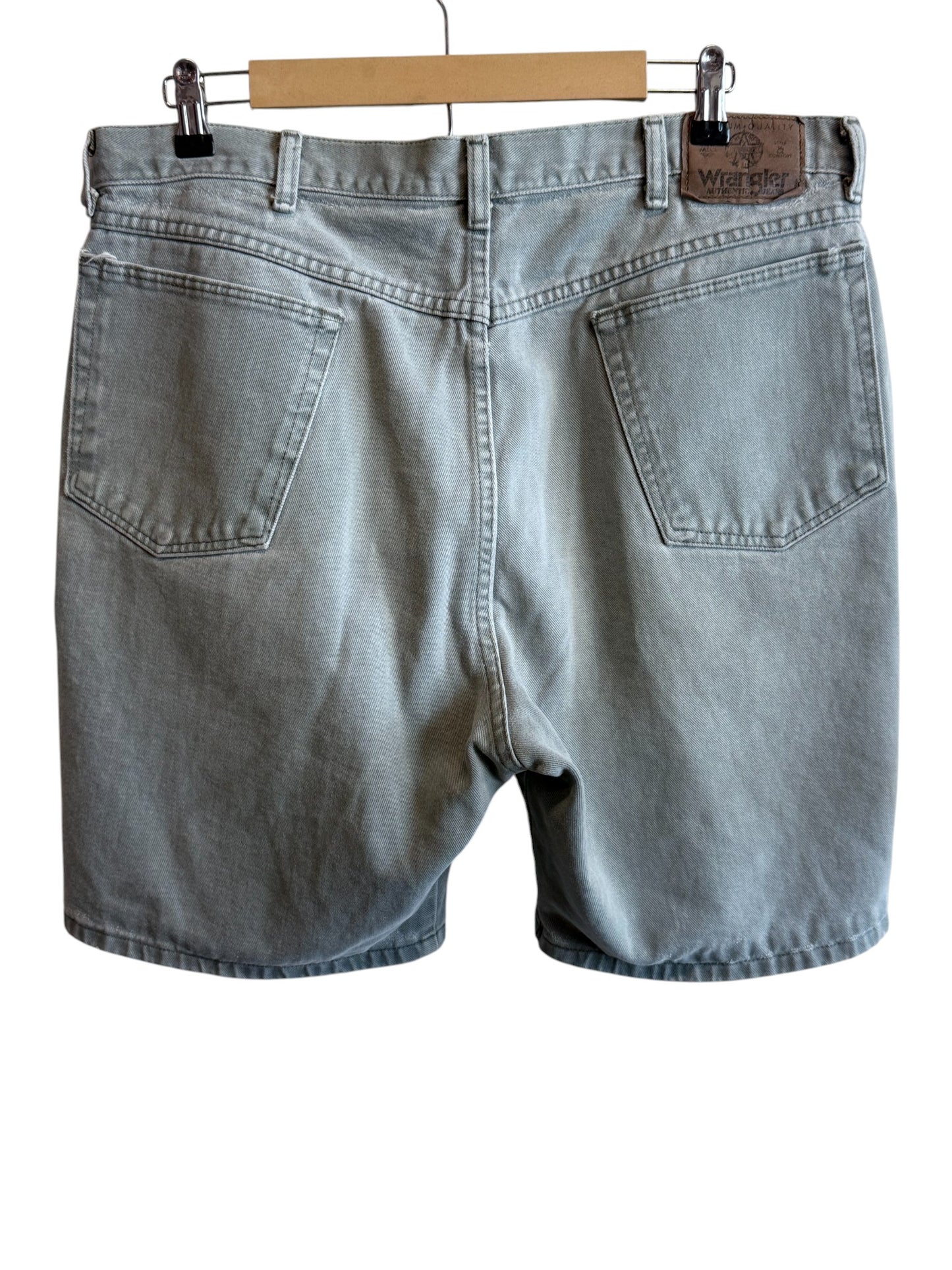 Wrangler Light Wash Denim Shorts Size 37