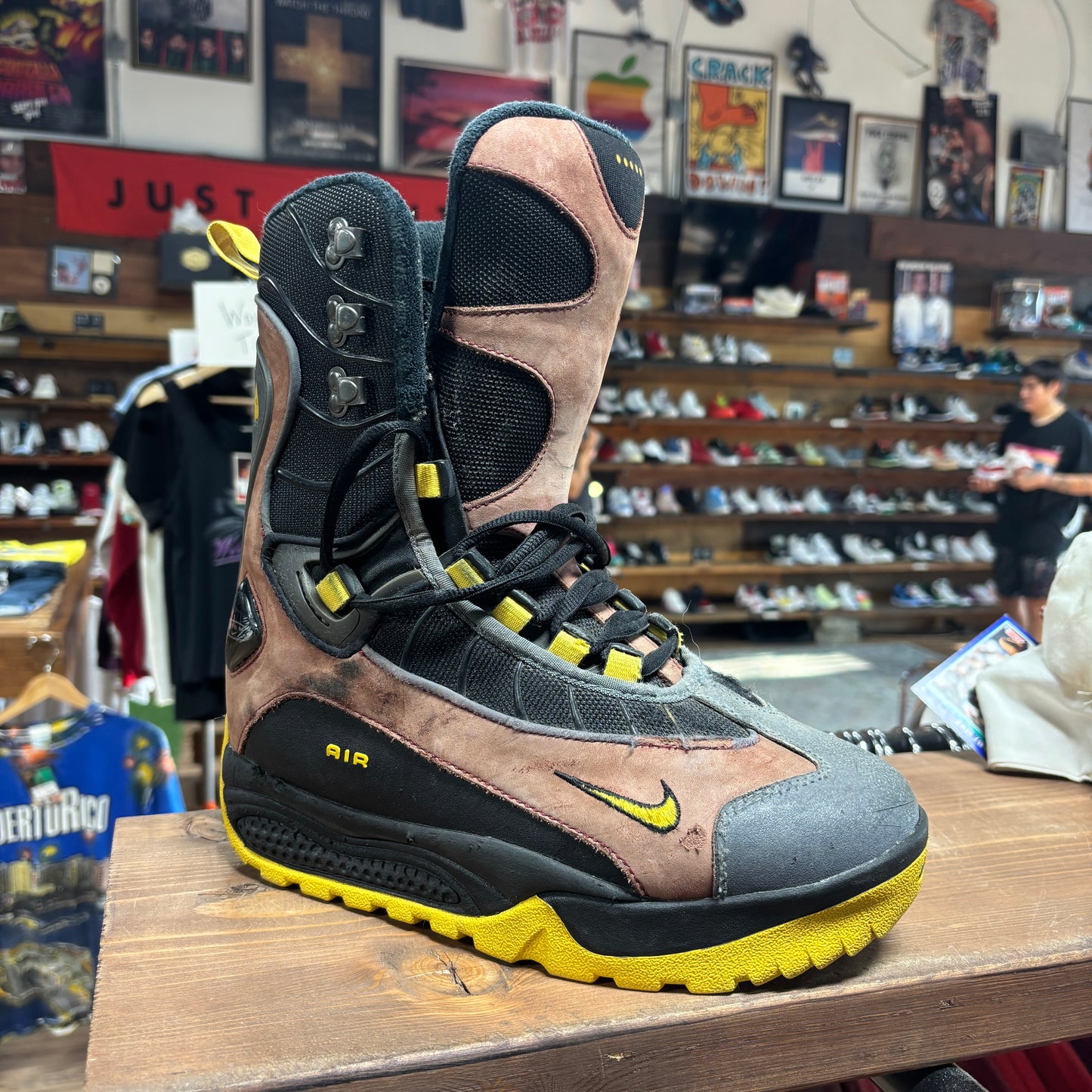 Nike ACG Pumori Boots Size 9