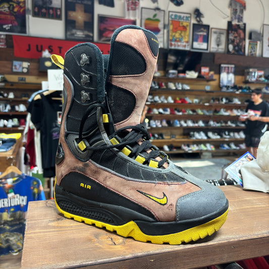 Nike ACG Pumori Boots Size 9