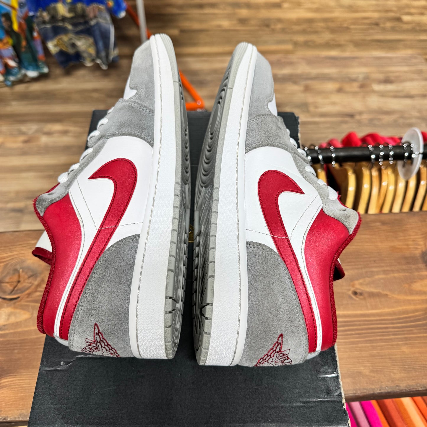 Jordan 1 Low 'Light Smoke Grey Gym Red' Size 11