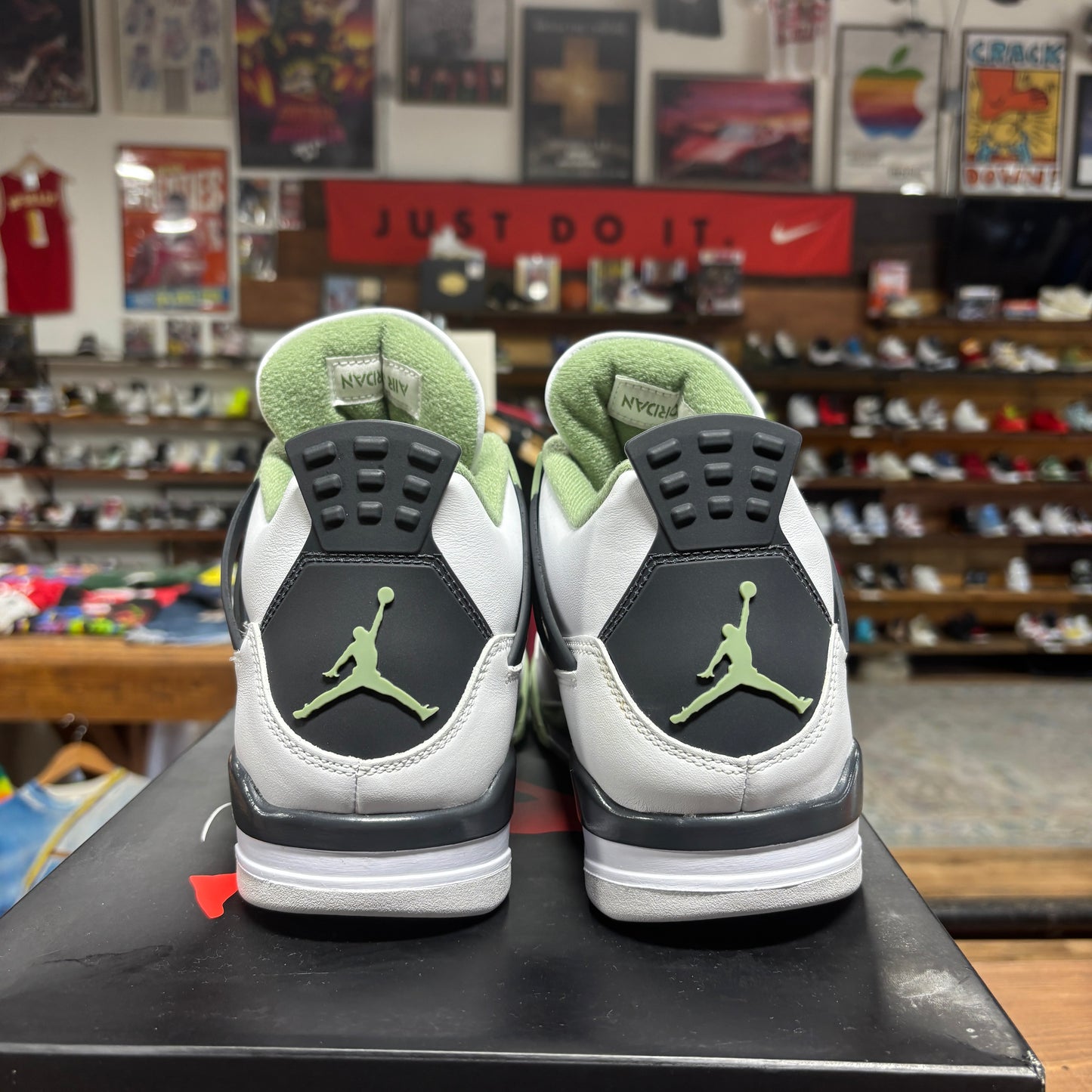 Jordan 4 'Seafoam' Size 10.5M/12W
