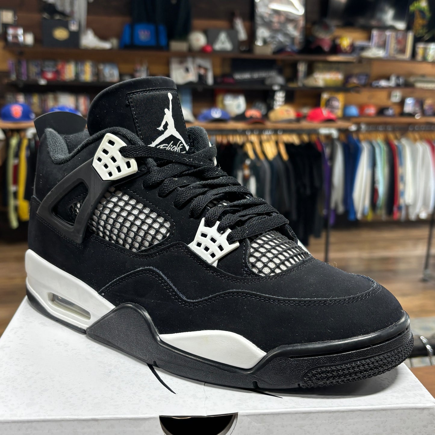 Jordan 4 'White Thunder' Size 10