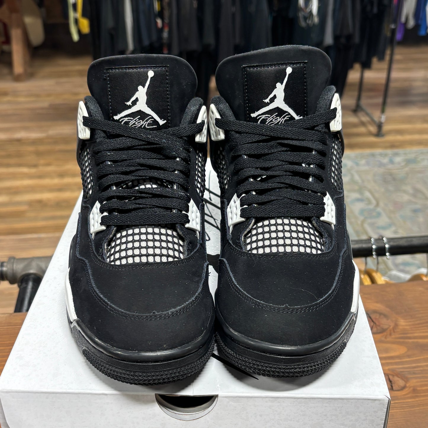 Jordan 4 'White Thunder' Size 10