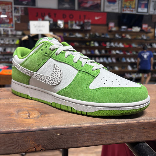 Nike Dunk Low 'Chlorophyll' Size 10.5 (DS)