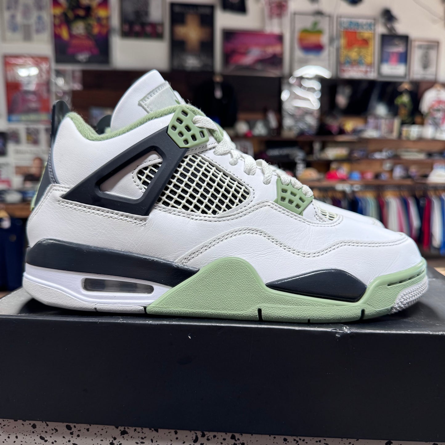 Jordan 4 'Seafoam' Size 8W/6.5Y