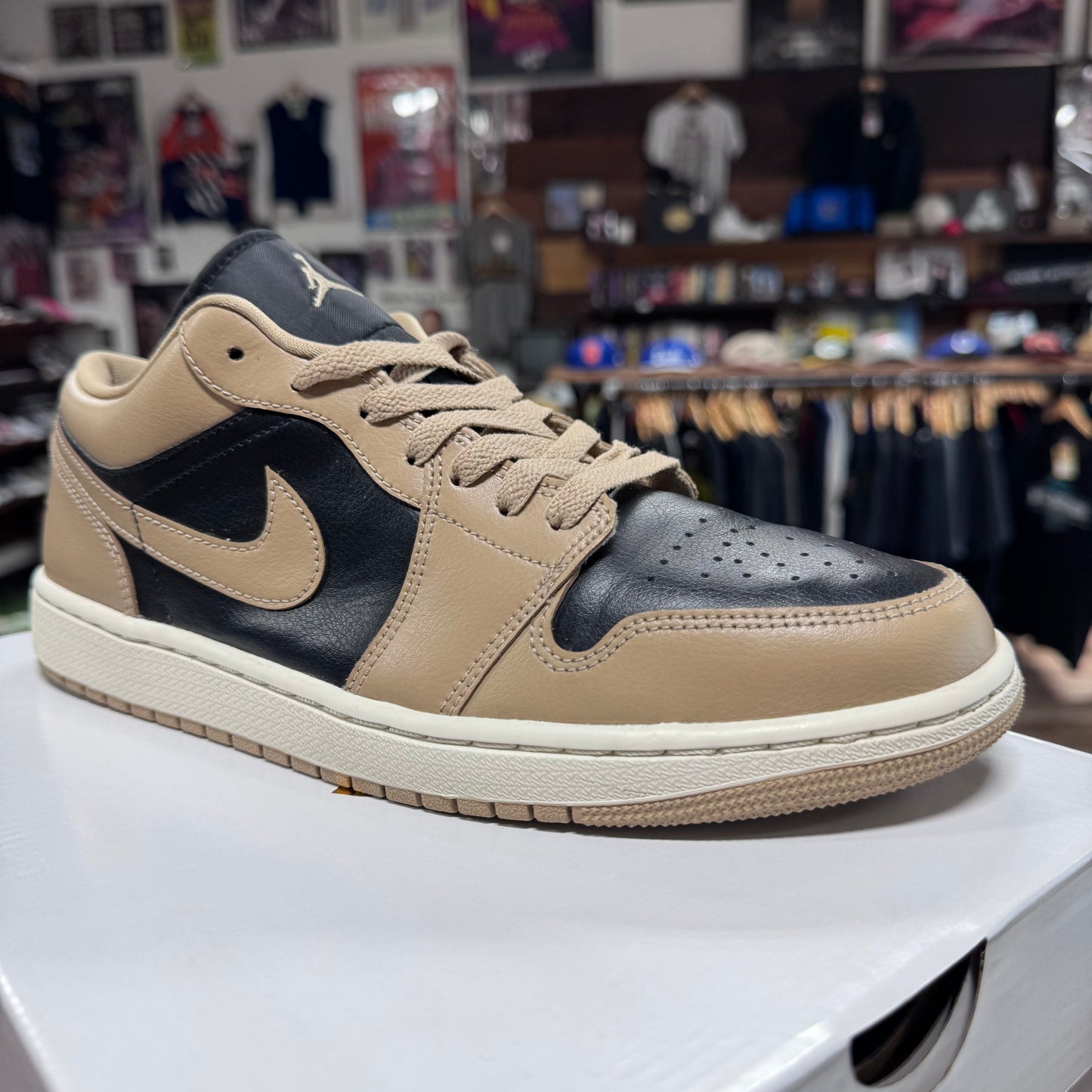 Jordan 1 Low 'Desert' Size 9.5M