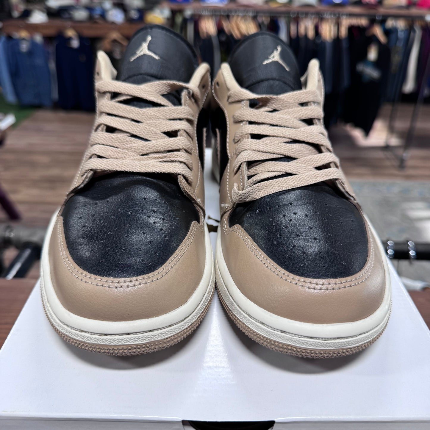 Jordan 1 Low 'Desert' Size 9.5M
