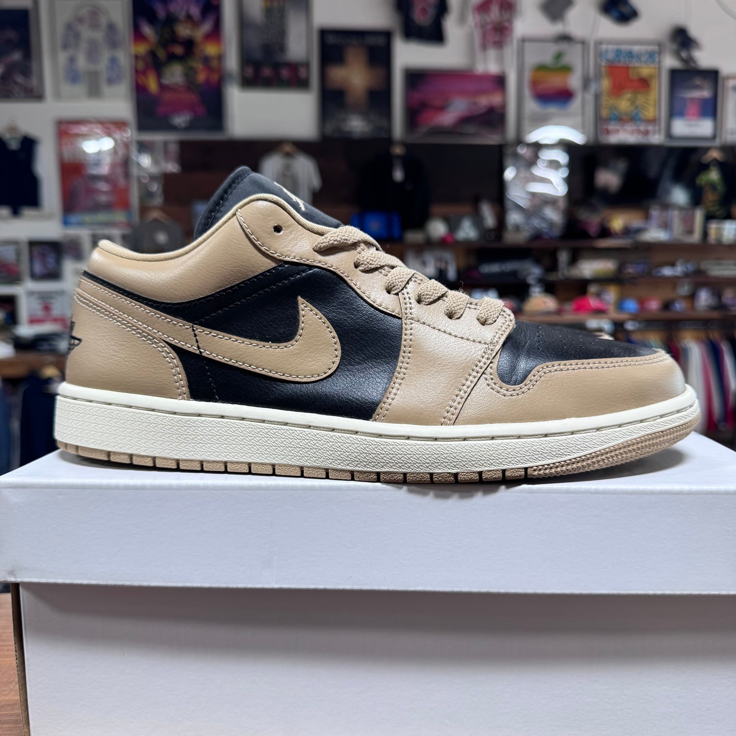 Jordan 1 Low 'Desert' Size 9.5M