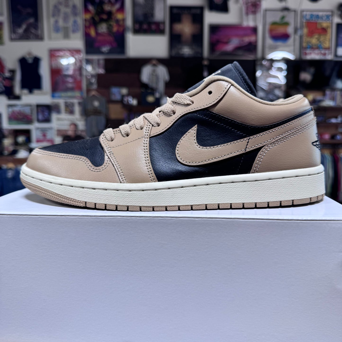 Jordan 1 Low 'Desert' Size 9.5M