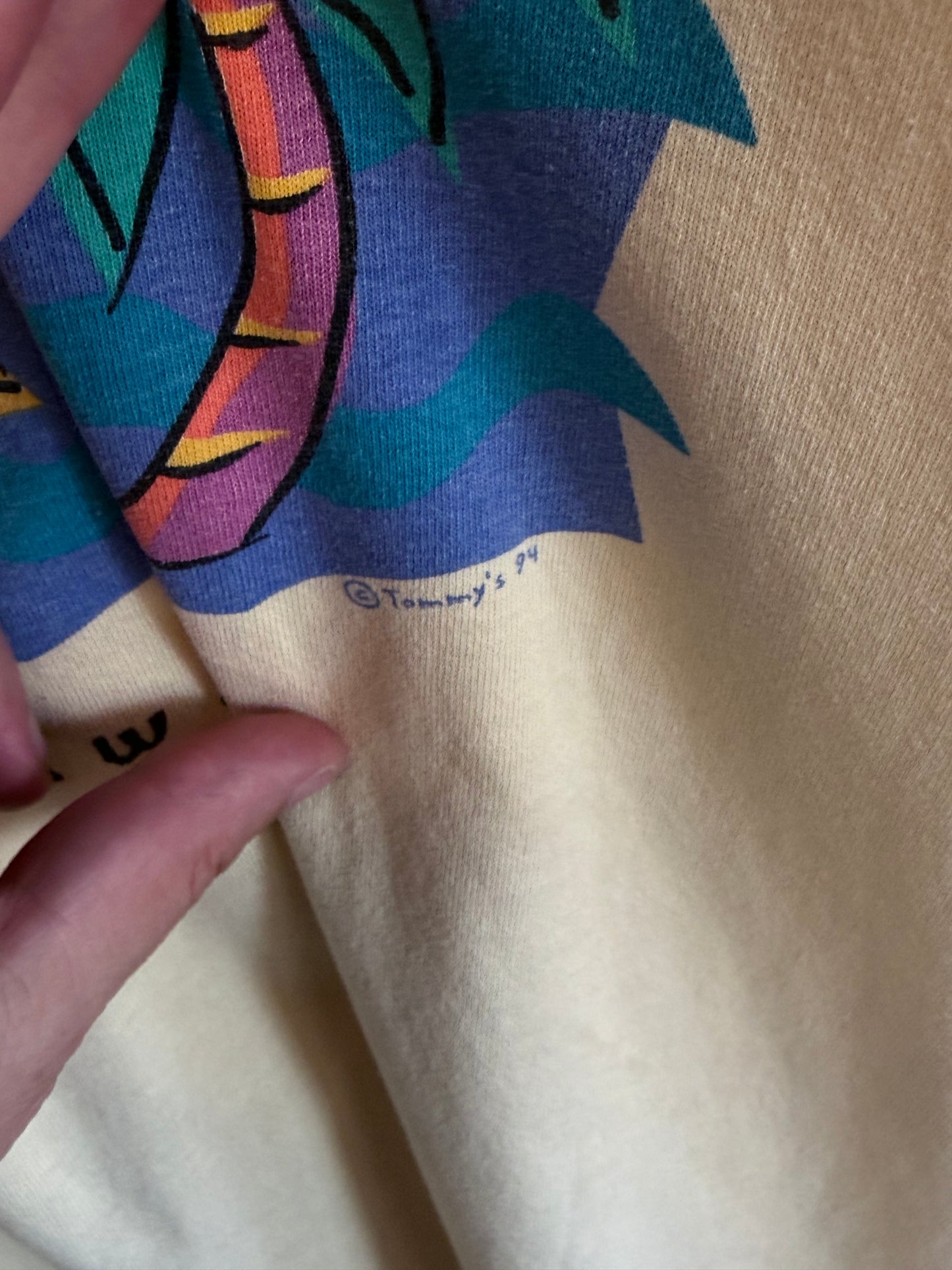Vintage 90's Maui Hawaii Vacation Art Graphic Tee Size Large