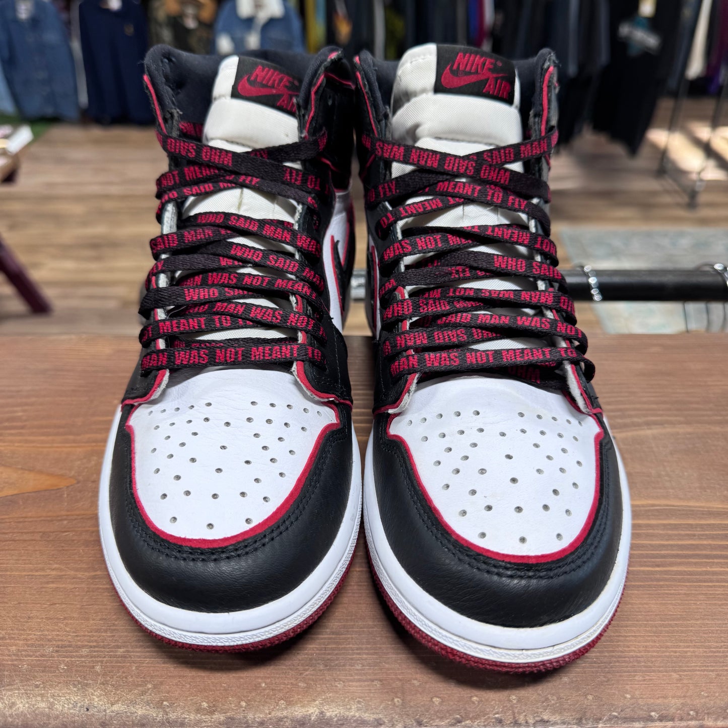 Jordan 1 'Bloodline' Size 8