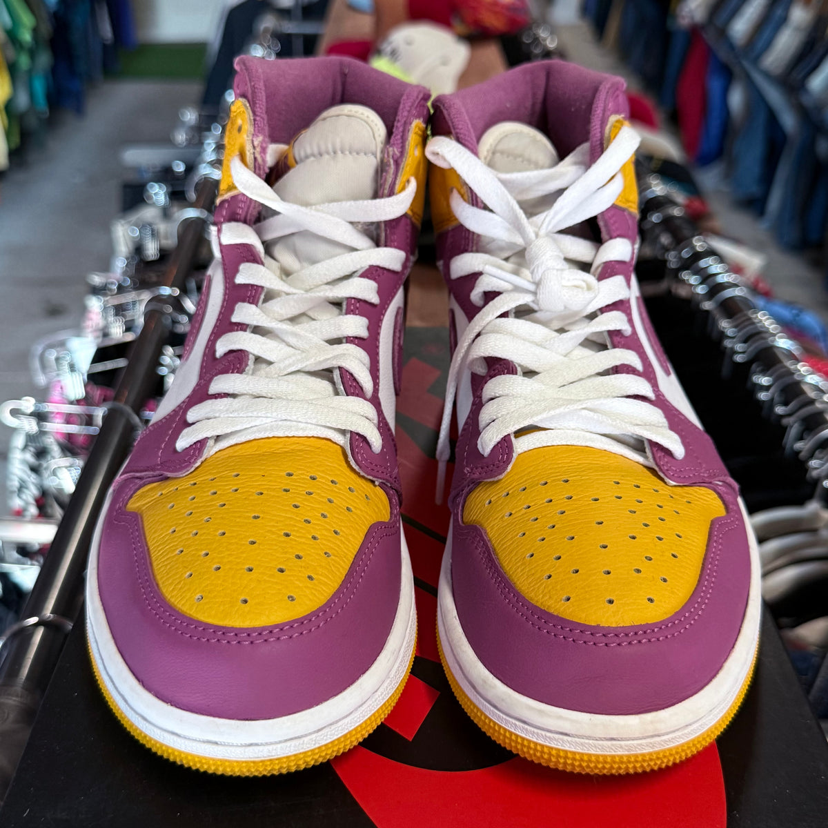 Jordan 1 'Brotherhood' Size 8.5