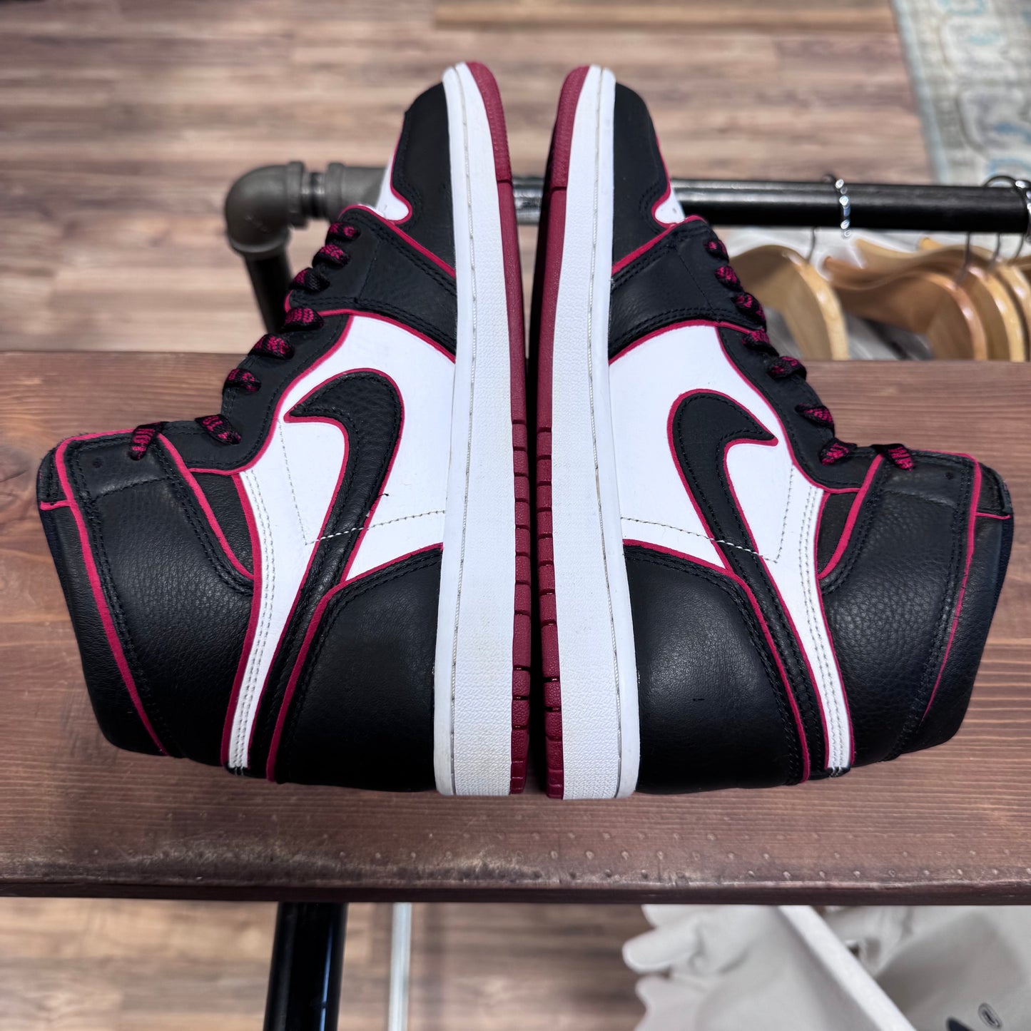 Jordan 1 'Bloodline' Size 8